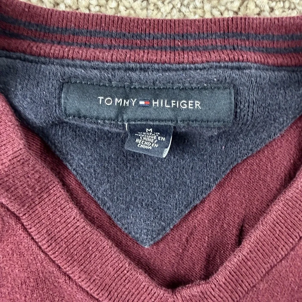 Tommy Hilfiger Sweater Mens Medium Red Tight Knit V Neck Pullover Logo Casual